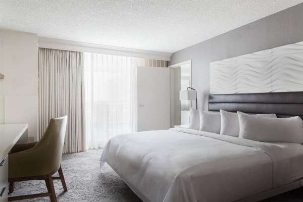 Fort Lauderdale Marriott North image 8